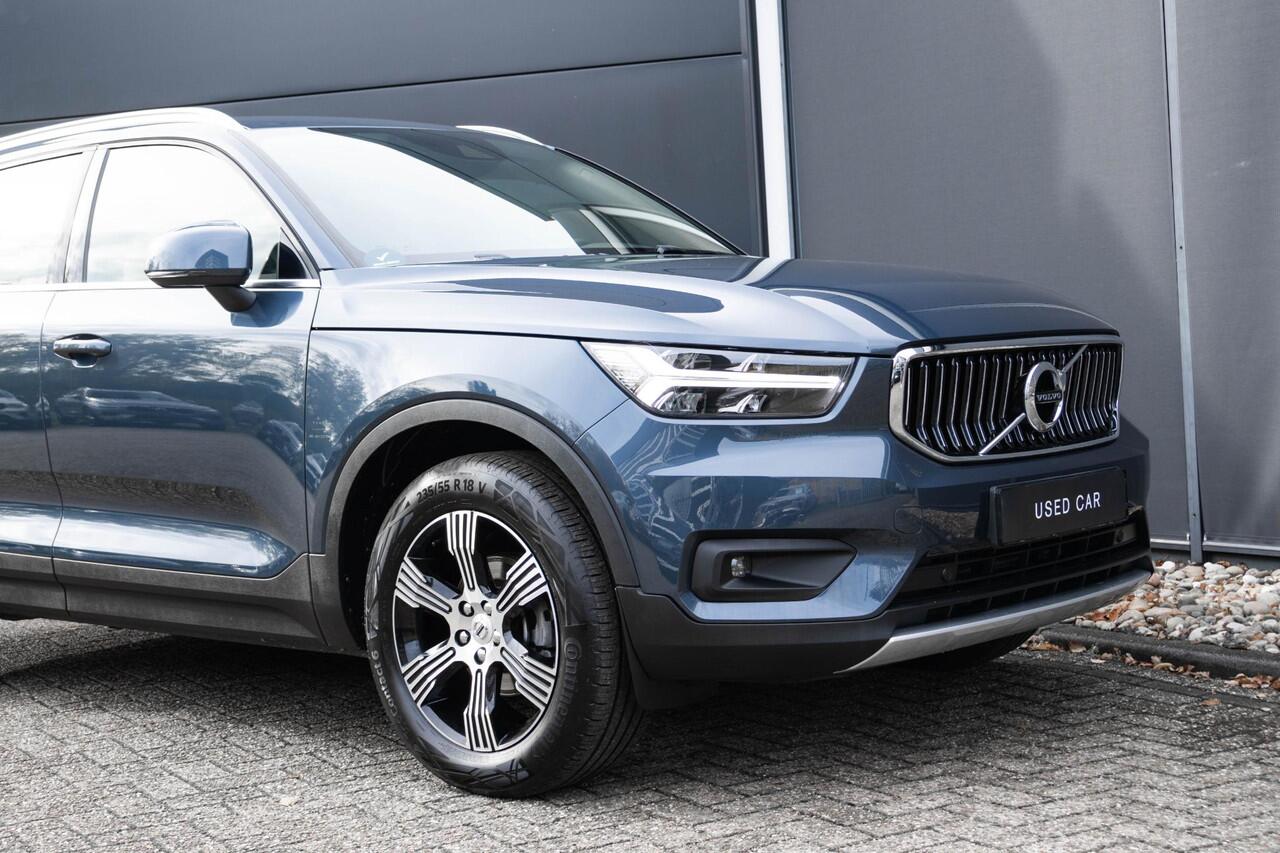 Volvo XC40 T2 Inscription | Parkeercamera | Fullmap Navigatie | Verwarmbare voorstoelen en Stuurwiel | Lederen bekleding | Semi Elektrische Trekhaak | BLIS | Adaptieve Cruise Control |