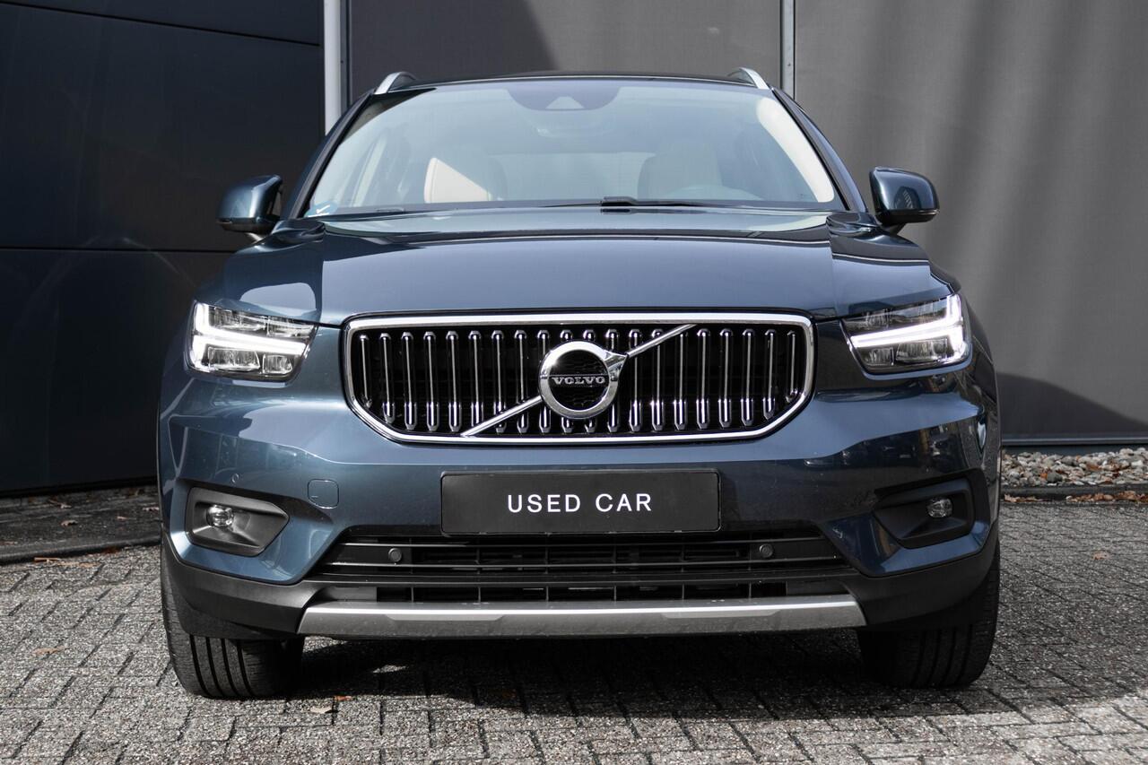 Volvo XC40 T2 Inscription | Parkeercamera | Fullmap Navigatie | Verwarmbare voorstoelen en Stuurwiel | Lederen bekleding | Semi Elektrische Trekhaak | BLIS | Adaptieve Cruise Control |