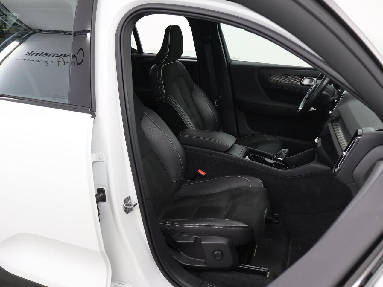 Volvo XC40 Recharge P8 AWD R-Design | SOH 91% | Trekhaak | Navigatie | Digitaal Dashboard | Comfortstoelen | Camera | DAB | Apple CarPlay/Android auto | Stoel/Stuurverwarming | BLIS |