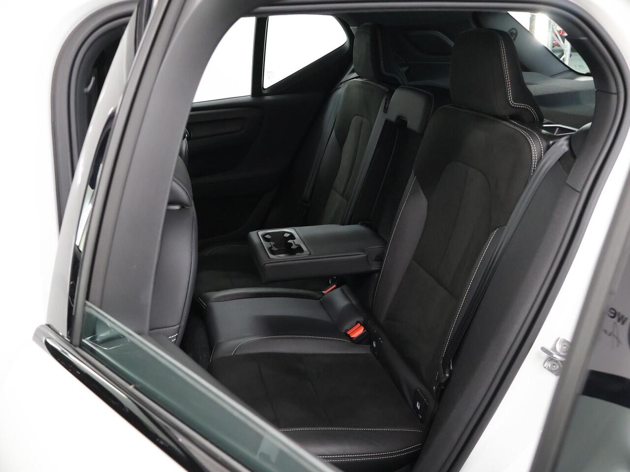 Volvo XC40 Recharge P8 AWD R-Design | SOH 91% | Trekhaak | Navigatie | Digitaal Dashboard | Comfortstoelen | Camera | DAB | Apple CarPlay/Android auto | Stoel/Stuurverwarming | BLIS |