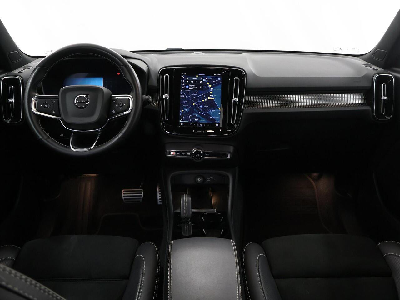 Volvo XC40 Recharge P8 AWD R-Design | SOH 91% | Trekhaak | Navigatie | Digitaal Dashboard | Comfortstoelen | Camera | DAB | Apple CarPlay/Android auto | Stoel/Stuurverwarming | BLIS |