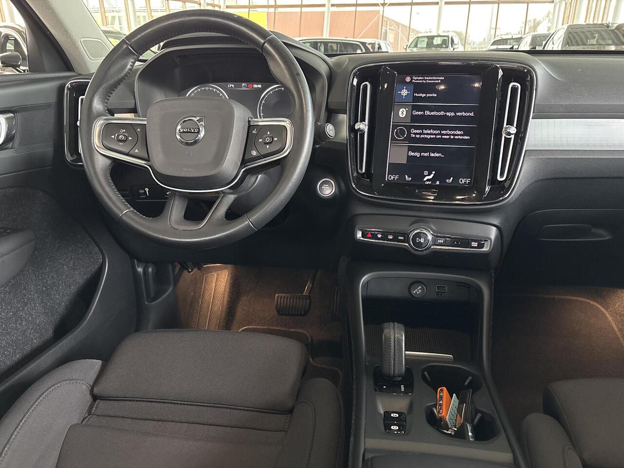 Volvo XC40 1.5 T3 Business Pro Automaat, Driver assist, BLIS, Adaptive cruise, Trekhaak semi elektrisch inklapbaar, Stoelverwarming, Stuurverwarming, Noodreservewiel, Parkeercamera achter