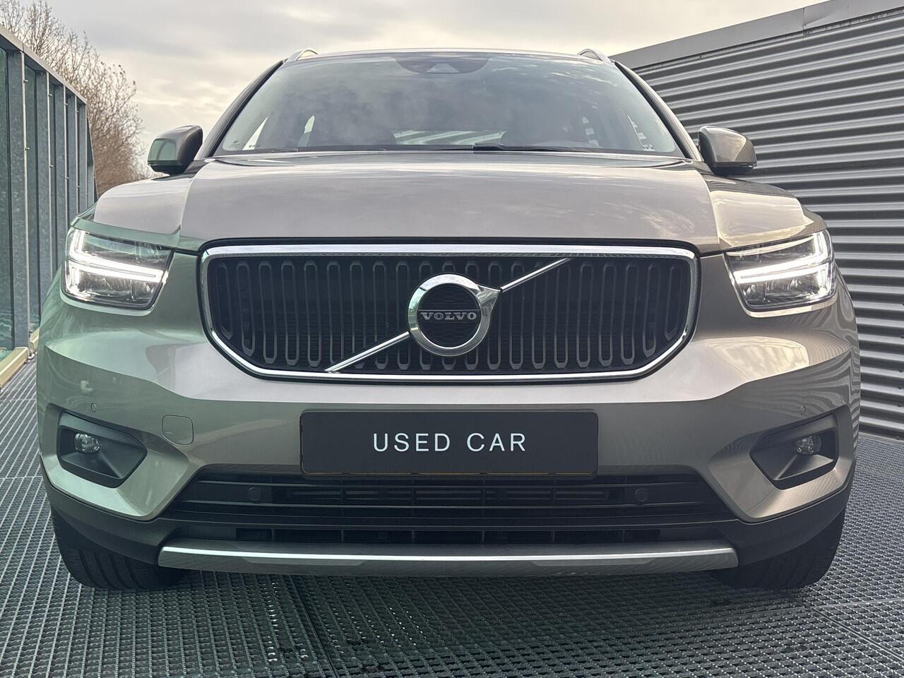 Volvo XC40 1.5 T3 Business Pro Automaat, Driver assist, BLIS, Adaptive cruise, Trekhaak semi elektrisch inklapbaar, Stoelverwarming, Stuurverwarming, Noodreservewiel, Parkeercamera achter