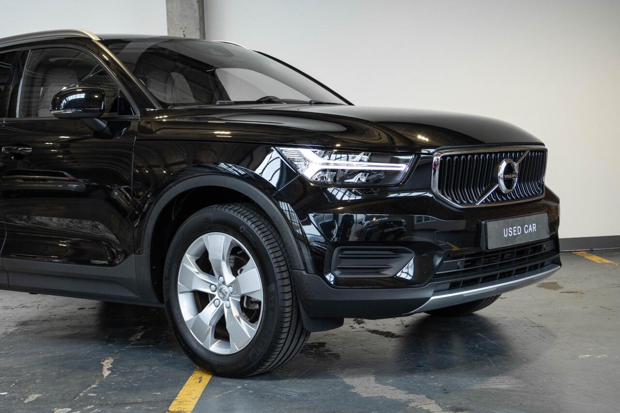 Volvo XC40 T2 Momentum | Blond Lederen Bekleding | Dealeronderhouden | High Performance Audio | Volvo on Call | Privacy Glass | Stoelverwarming |