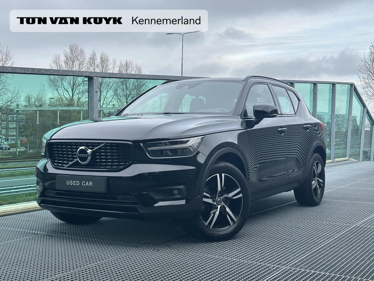 Volvo XC40 2.0 B4 R-Design / Stuur + stoelverwarming / Camera achter / BLIS / Pilot assist + ACC / Keyless /