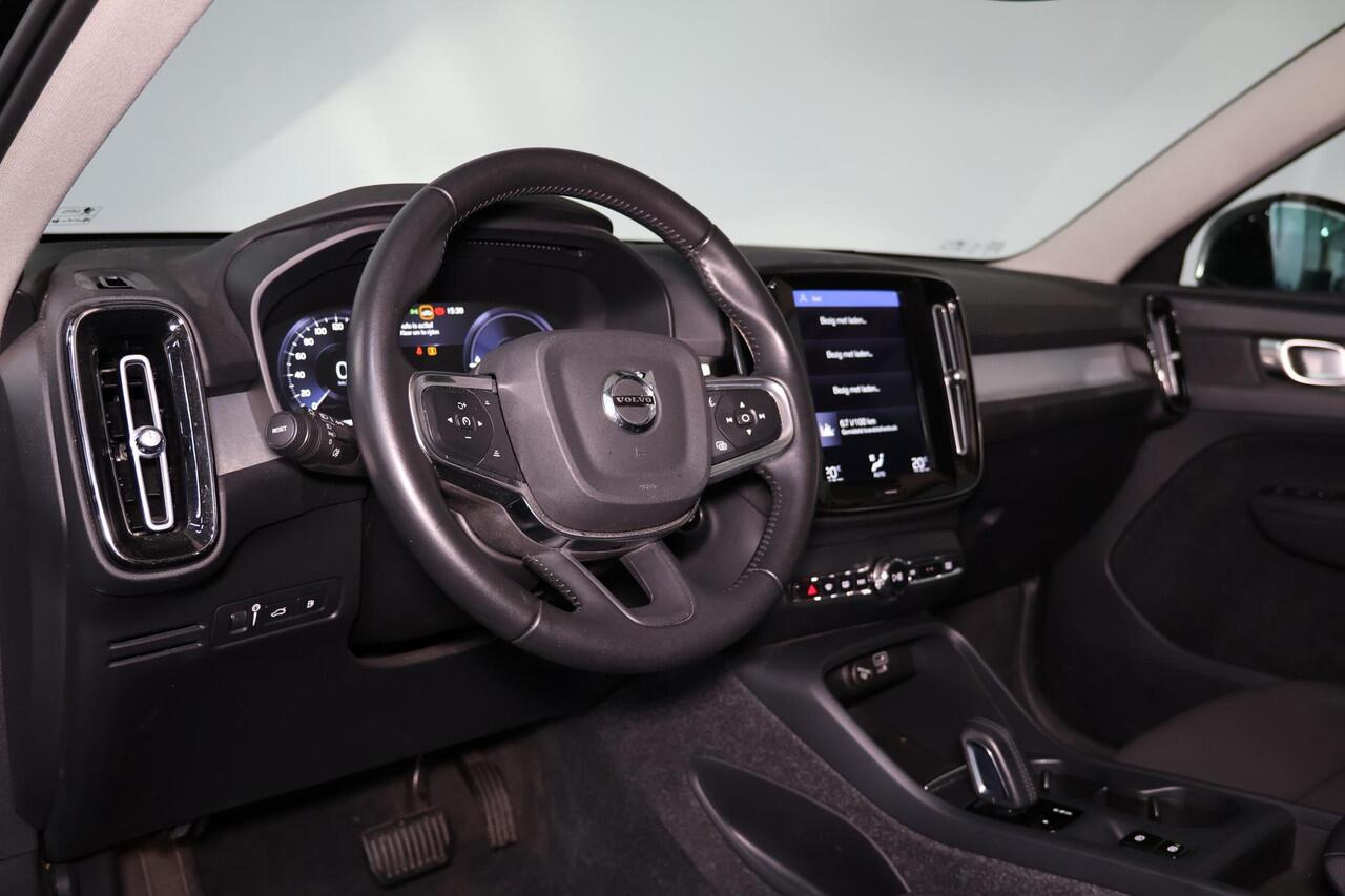 Volvo XC40 T4 Recharge Inscription Expression - IntelliSafe Assist & Surround - Parkeercamera achter - Parkeersensoren voor & achter - Apple Carplay & Android Auto - Standkachel - 18' LMV