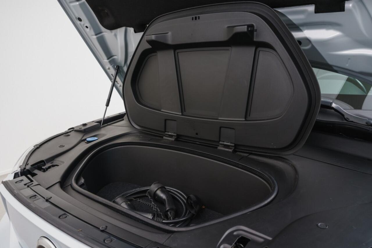 Volvo XC40 Recharge P8 AWD