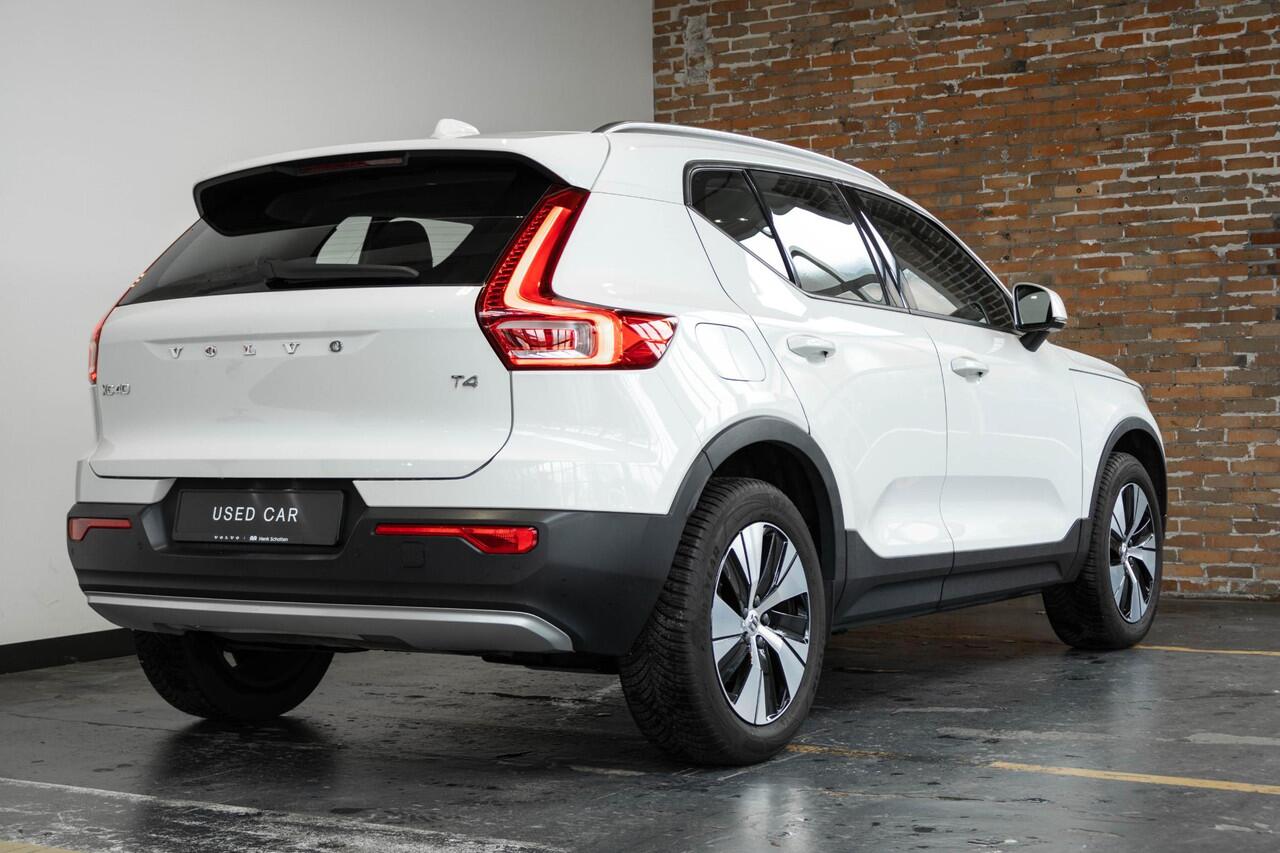 Volvo XC40 T4 Momentum Pro | 1ste Eigenaar | Dealeronderhouden | Semi Electrische Wegklapbare Trekhaak | 18'' Lichtmetalen Velgen | Parkeerverwarming | Parkeersensoren
