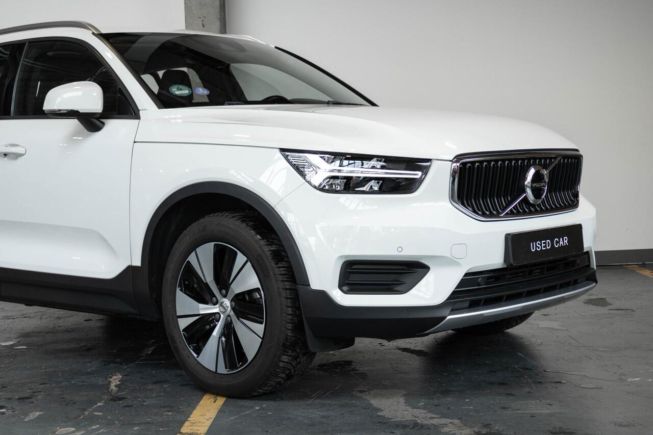 Volvo XC40 T4 Momentum Pro | 1ste Eigenaar | Dealeronderhouden | Semi Electrische Wegklapbare Trekhaak | 18'' Lichtmetalen Velgen | Parkeerverwarming | Parkeersensoren