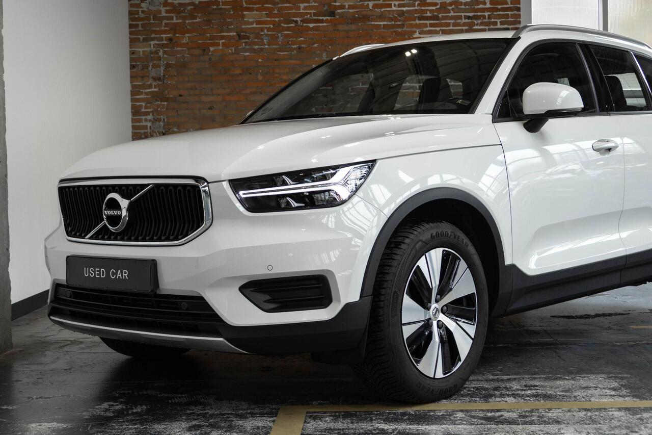 Volvo XC40 T4 Momentum Pro | 1ste Eigenaar | Dealeronderhouden | Semi Electrische Wegklapbare Trekhaak | 18'' Lichtmetalen Velgen | Parkeerverwarming | Parkeersensoren