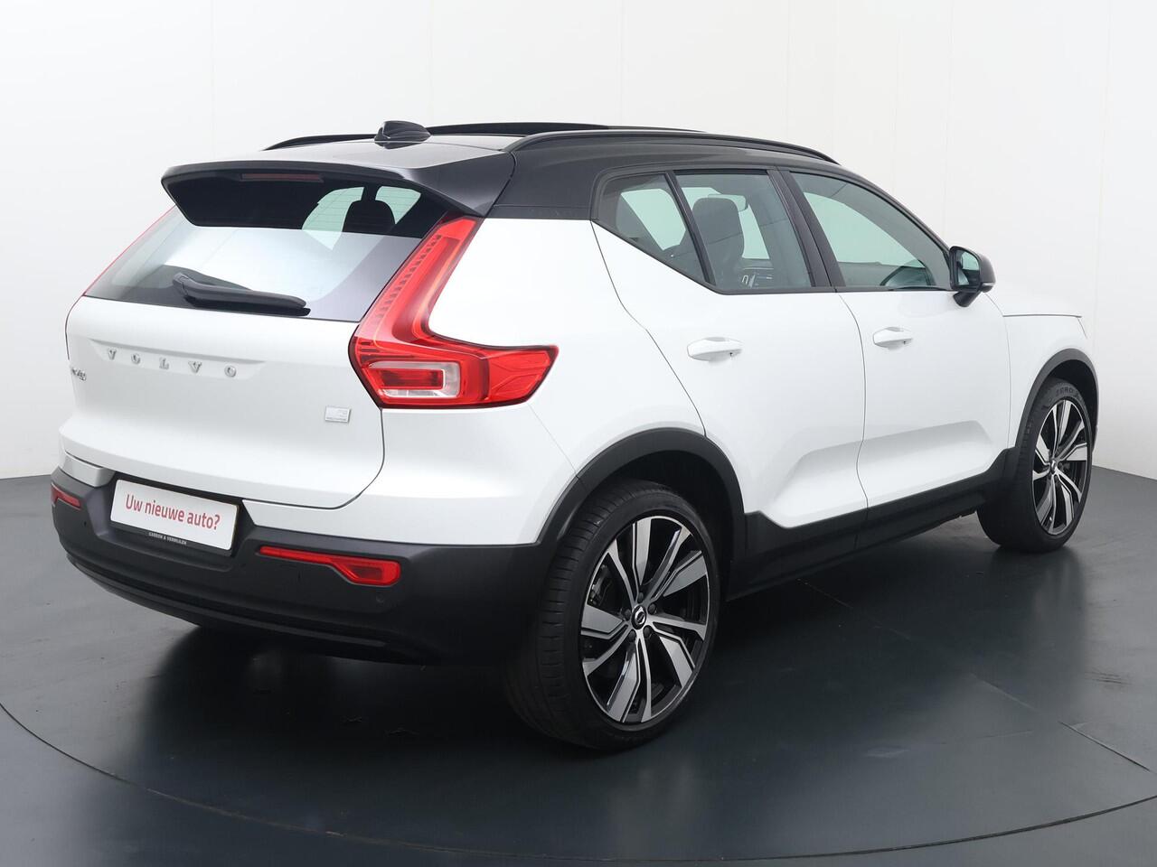 Volvo XC40 Recharge P8 AWD R-Design | 408 PK | SoH 91% | Panoramadak | Navigatiesysteem | LED verlichting | R-Design |