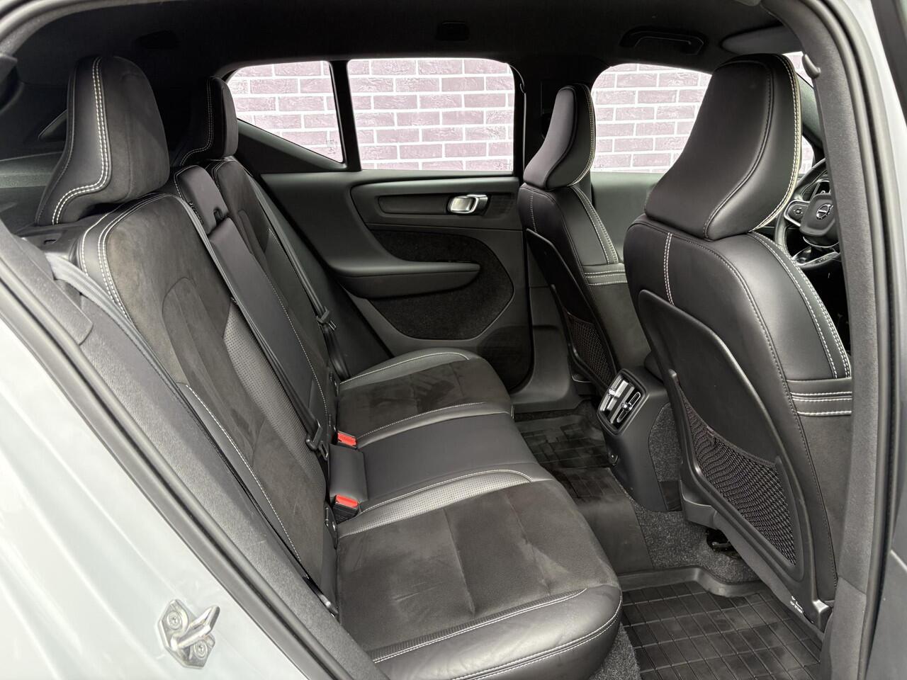 Volvo XC40 Recharge P8 AWD R-Design | Blis | Adaptieve cruise controle | Memory | Camera | Warmte Pomp | Stoel + Stuur verwarming |