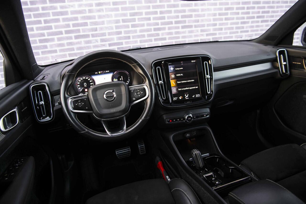 Volvo XC40 1.5 T5 Recharge R-Design | Trekhaak | 360° camera | Harman & Kardon | Elektrisch verstelbare voorstoelen | Panorama dak |