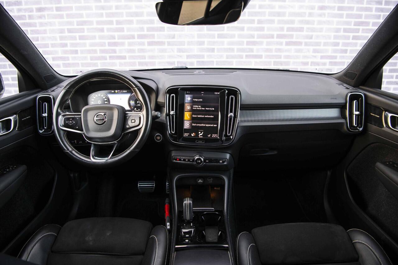 Volvo XC40 1.5 T5 Recharge R-Design | Trekhaak | 360° camera | Harman & Kardon | Elektrisch verstelbare voorstoelen | Panorama dak |