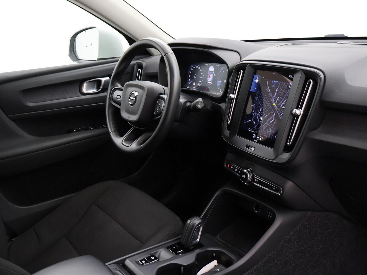 Volvo XC40 1.5 T2 AUTOMAAT + WEGKL. TREKHAAK | APPLE CARPLAY | CAMERA | DIGITALE COCKPIT | LED