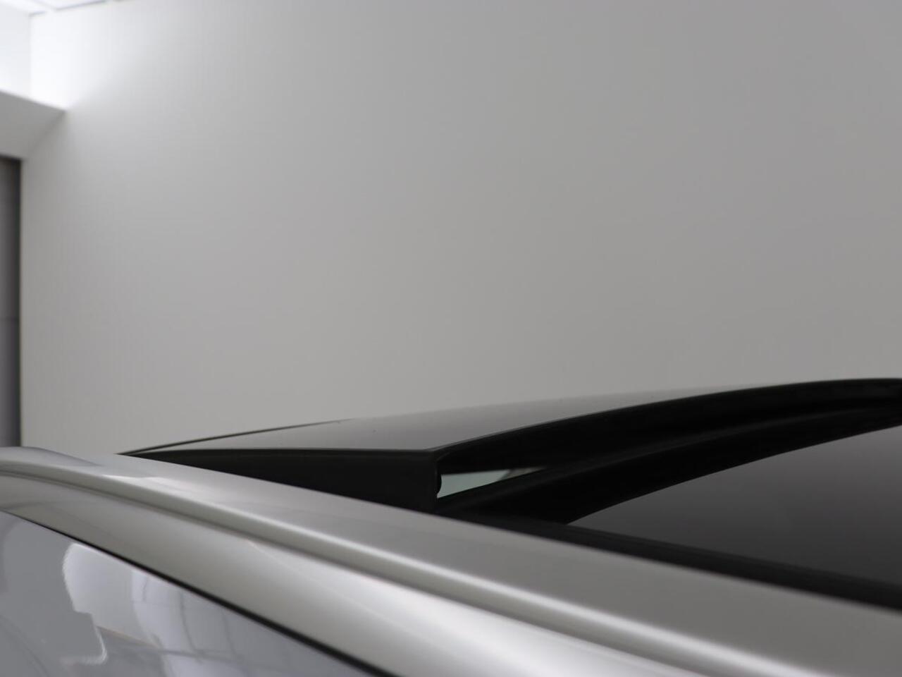 Volvo XC40 1.5 T5 Recharge Business Pro | Panoramadak | Adaptive cruise | Camera | Carplay | Half leder | Navigatie | Full LED | PHEV | Plug In