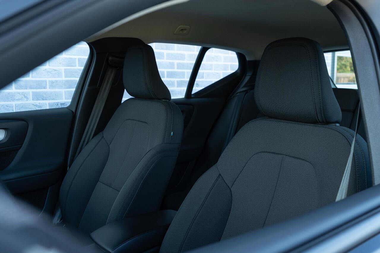 Volvo XC40 1.5 T2 Business Pro | Adaptieve Cruise Control | Trekhaak | Dodehoek Detectie | Navigatie | Apple CarPlay & Android Auto | Elektrische Achterklep |