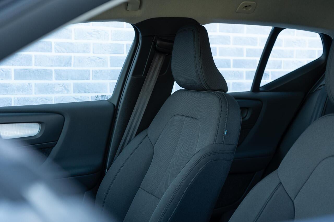 Volvo XC40 1.5 T2 Business Pro | Adaptieve Cruise Control | Trekhaak | Dodehoek Detectie | Navigatie | Apple CarPlay & Android Auto | Elektrische Achterklep |