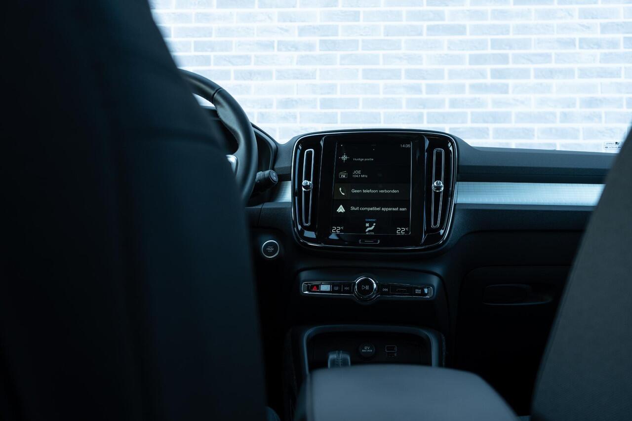 Volvo XC40 1.5 T2 Business Pro | Adaptieve Cruise Control | Trekhaak | Dodehoek Detectie | Navigatie | Apple CarPlay & Android Auto | Elektrische Achterklep |