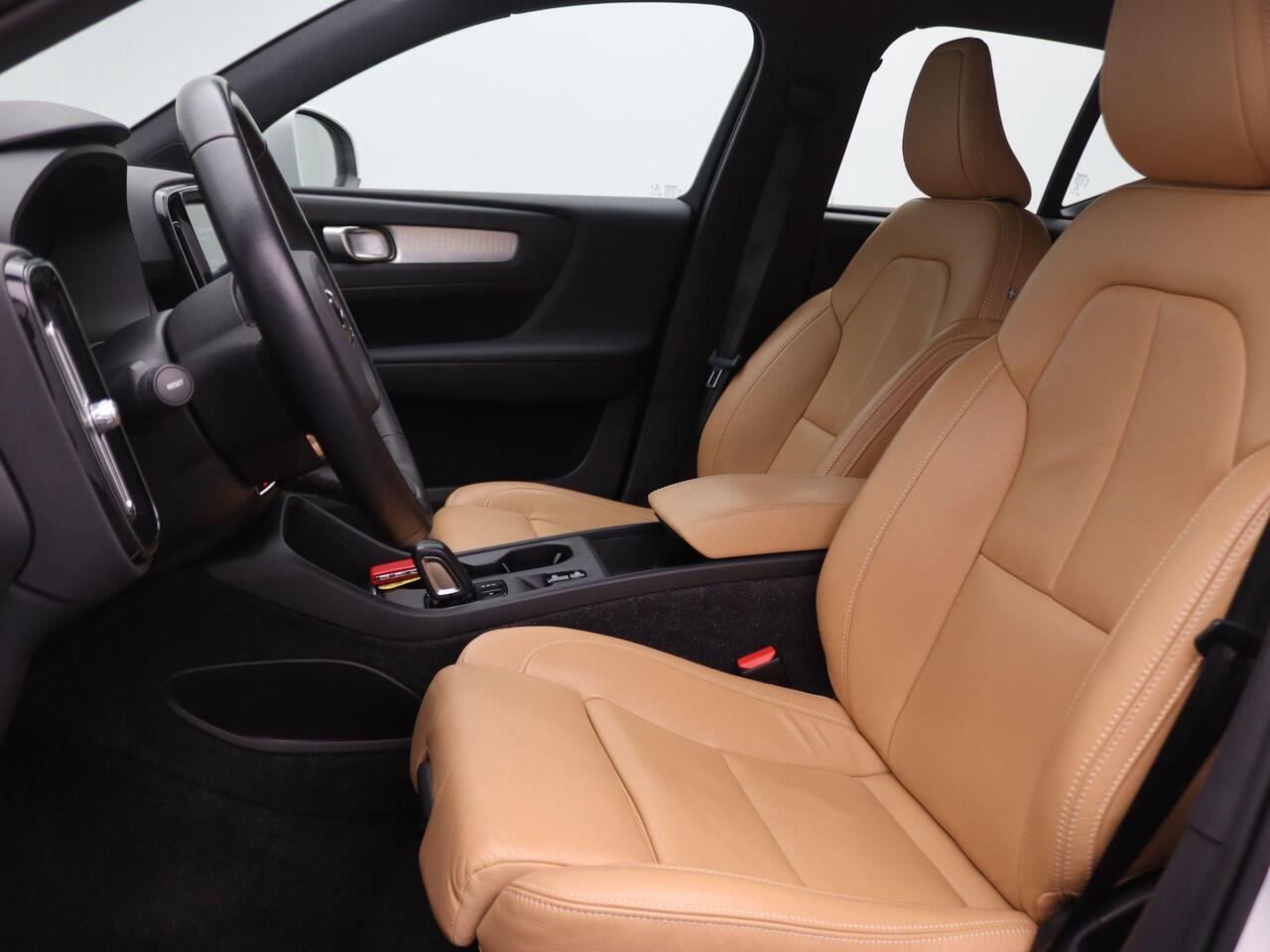 Volvo XC40 1.5 T5 Twin Engine Inscription 263PK Aut. SOH 86%, Trekhaak, Adaptieve Cruise Controle, Leder, 360gr. Camera, Memorystoel, Elektr. Achterklep, Navigatie, 19" LM Velgen, Clima, Parkeersensor voor+achter, Stoelverwarming