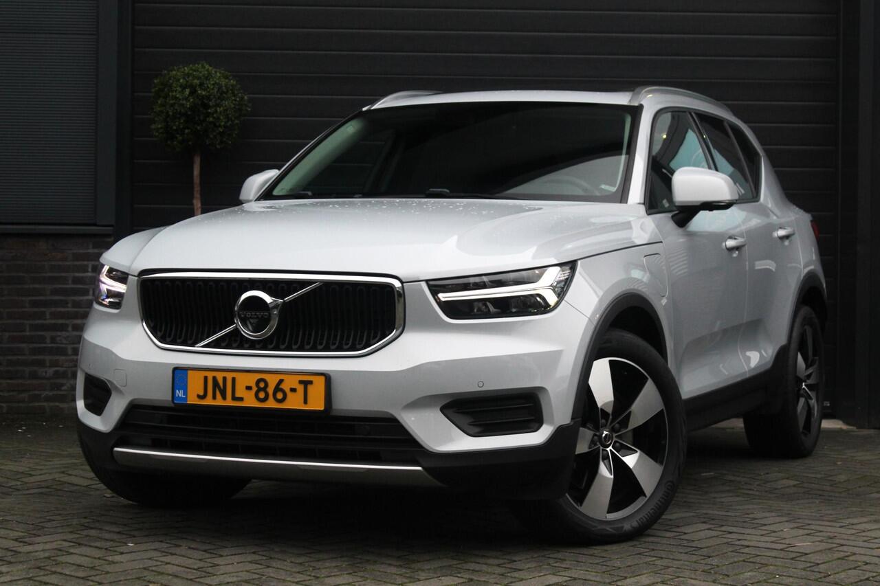 Volvo XC40 1.5 T5 Twin Engine Momentum Pro | Panorama-dak| Trekhaak | Memory | Adaptieve Cruise | 360 camera | Voorstoelen verwarmd