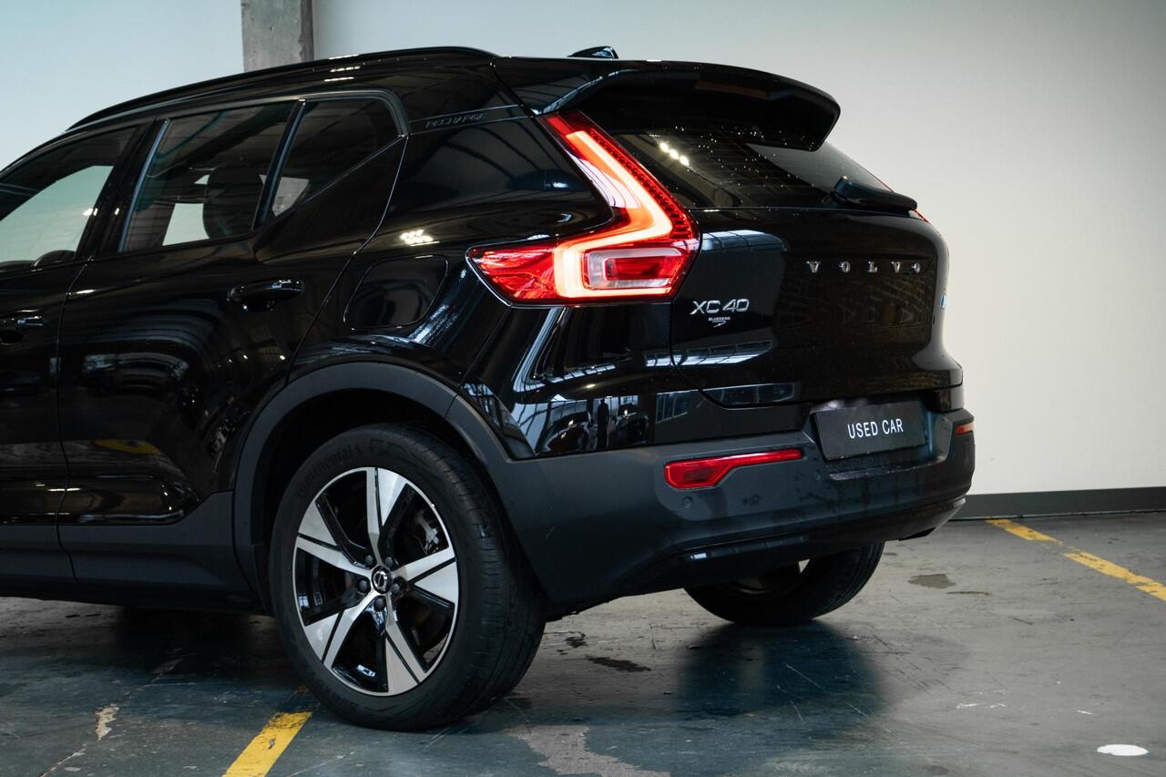 Volvo XC40 Recharge P8 AWD R-Design |Adaptieve Cruise Controle| Blind spot|| Verwarmbare Voorstoelen| Verwarmbaar Stuurwiel