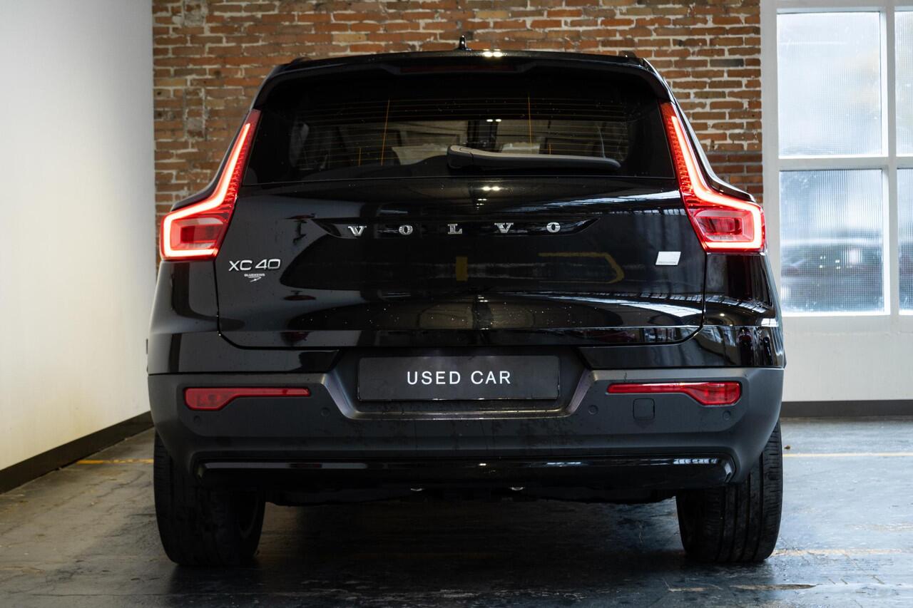 Volvo XC40 Recharge P8 AWD R-Design |Adaptieve Cruise Controle| Blind spot|| Verwarmbare Voorstoelen| Verwarmbaar Stuurwiel