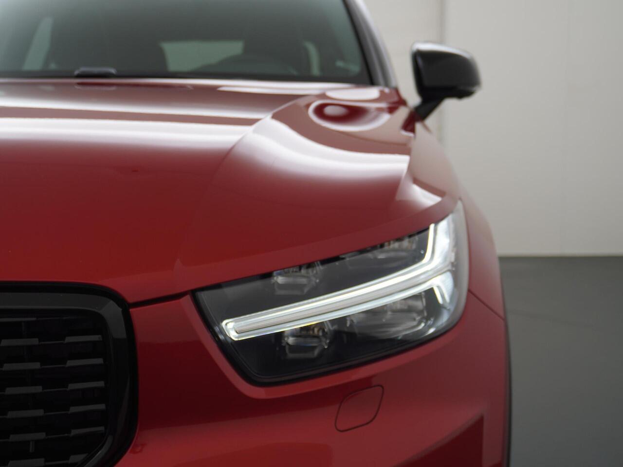 Volvo XC40 1.5 T3 R-Design Panoramadak/Trekhaak/360Camera etc.