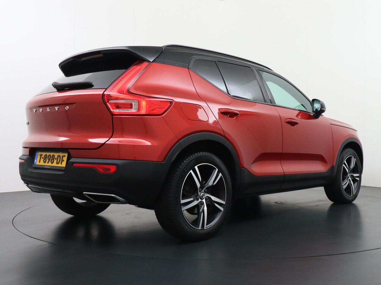 Volvo XC40 1.5 T3 R-Design Panoramadak/Trekhaak/360Camera etc.