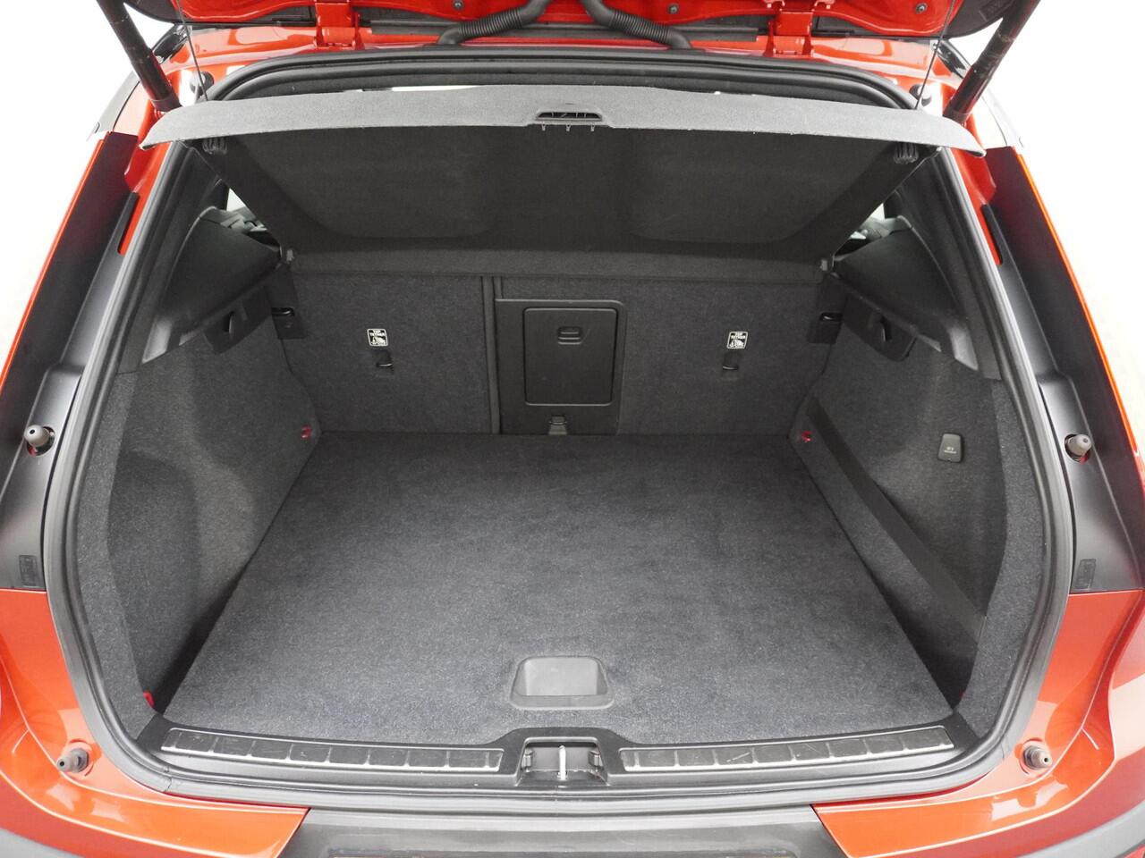 Volvo XC40 1.5 T3 R-Design Panoramadak/Trekhaak/360Camera etc.