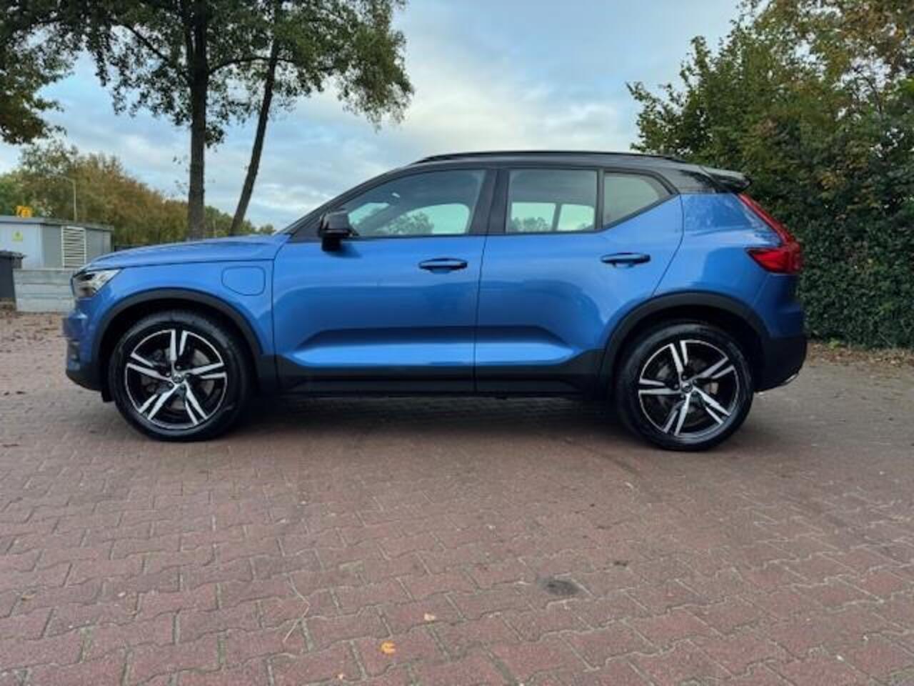 Volvo XC40 1.5 T5 TWIN ENGINE R-DESIGN/LED/HLEER