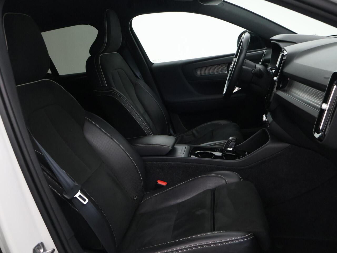 Volvo XC40 RECHARGE P8 AWD 408 PK *93% SOH* + AFN. TREKHAAK | APPLE CARPLAY | 19 INCH | DAB | GOOGLE MAPS