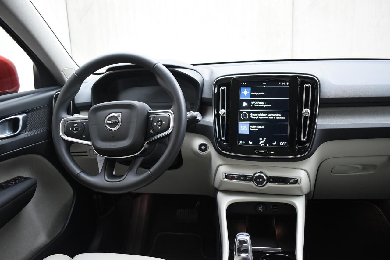 Volvo XC40 T5 262PK Automaat Recharge Inscription Navigatie / 360 Camera / Leren bekleding Blond / Adaptieve Cruise Control / Stuur & Stoelverwarming / Elektr. Achterklep / 19" Velgen