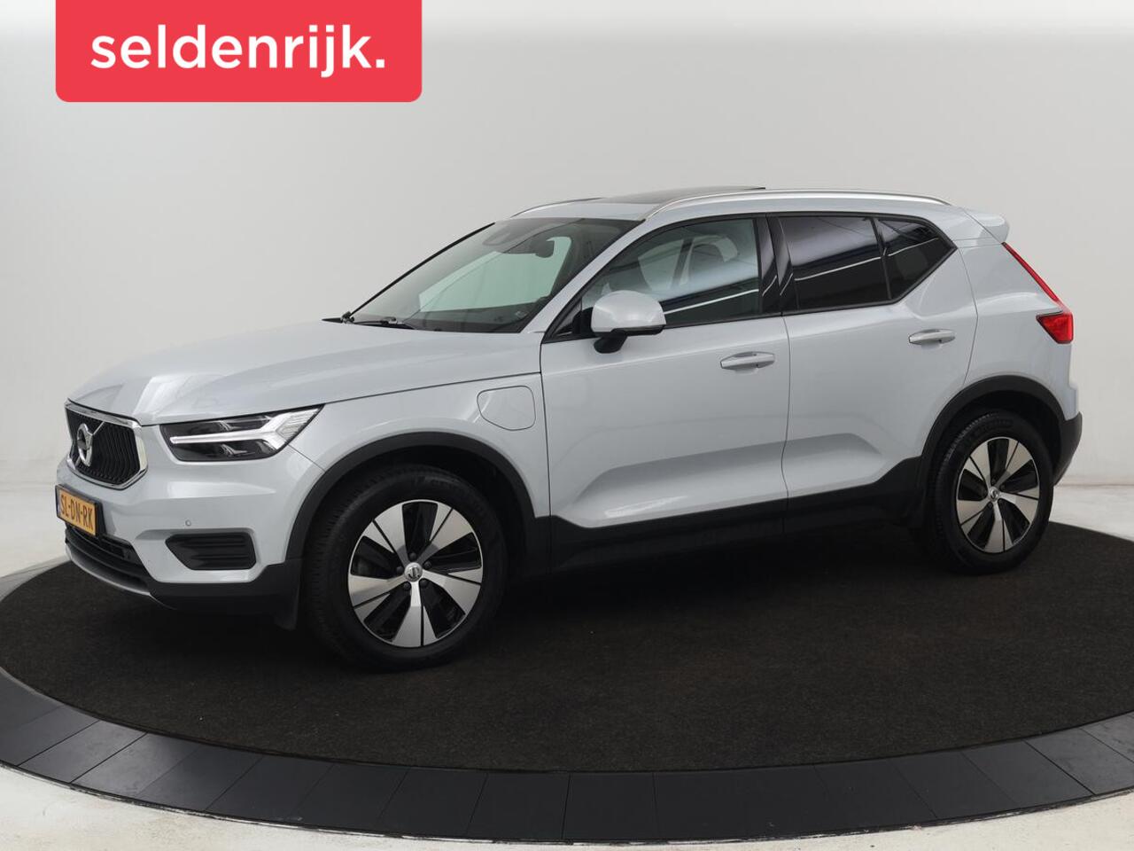 Volvo XC40 1.5 T5 Recharge Business Pro | Panoramadak | Adaptive cruise | Camera | Carplay | Half leder | Navigatie | Full LED | PHEV | Plug In