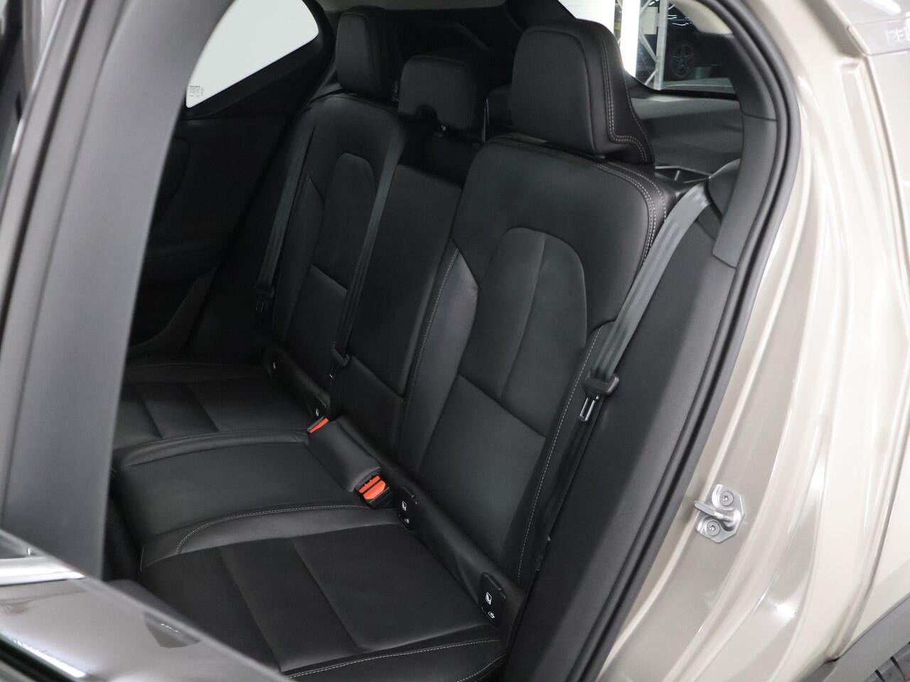 Volvo XC40 1.5 T5 Recharge Inscription | Schuifdak | Lederen bekleding | Memory stoelen | Adaptive cruise control | BLIS | Comfortstoelen | Navigatie | DAB | Apple Carplay/Android Auto | Stoel/stuur verwarming | Camera |