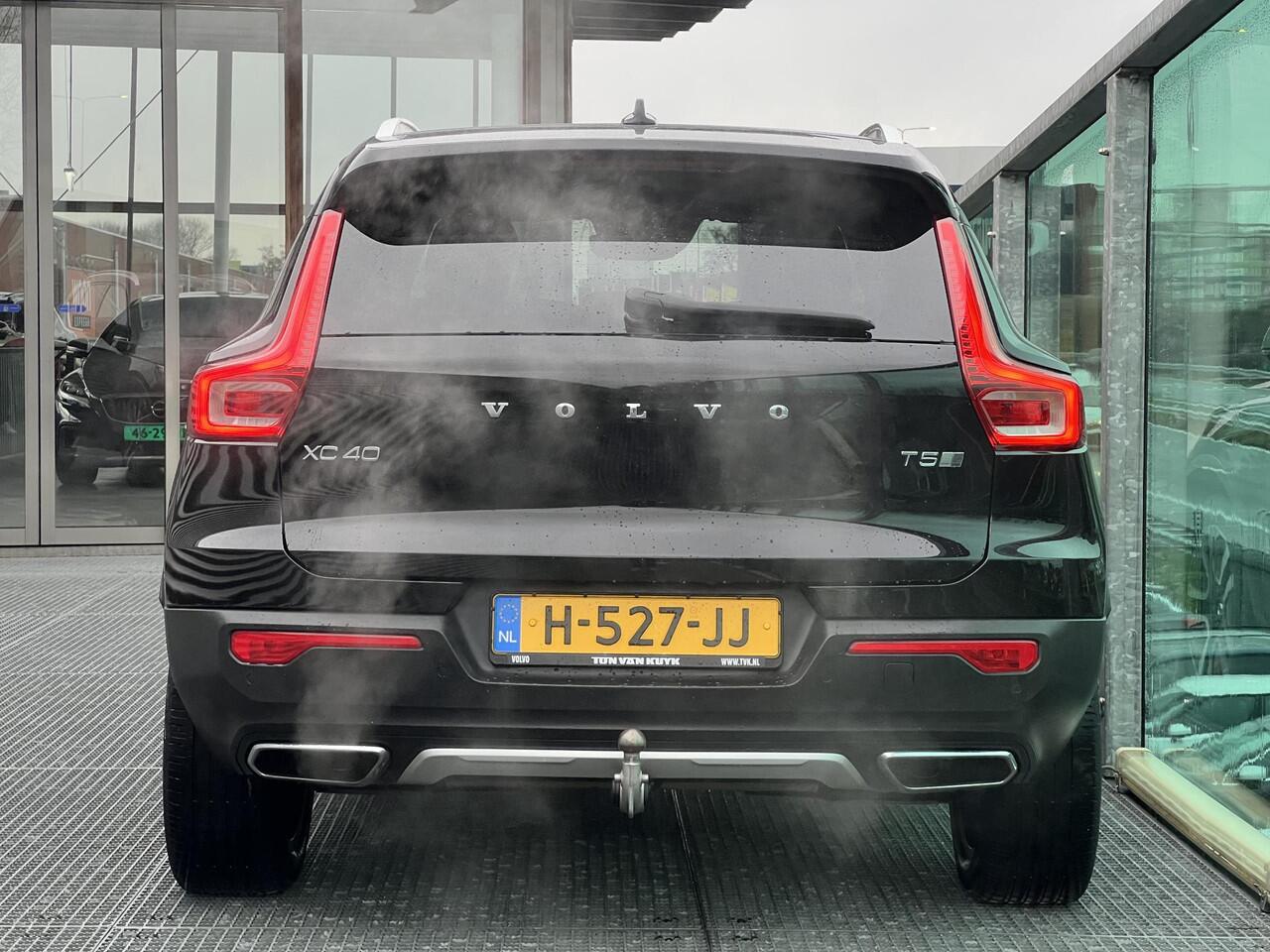 Volvo XC40 1.5 T5 Twin Engine Inscription lederen bekleding, 20 inch wielen, Verwarmde stoelen, Panorama dak, Parkeer Camera, Apple Car Play-Android auto, Trekhaak semi elektrisch
