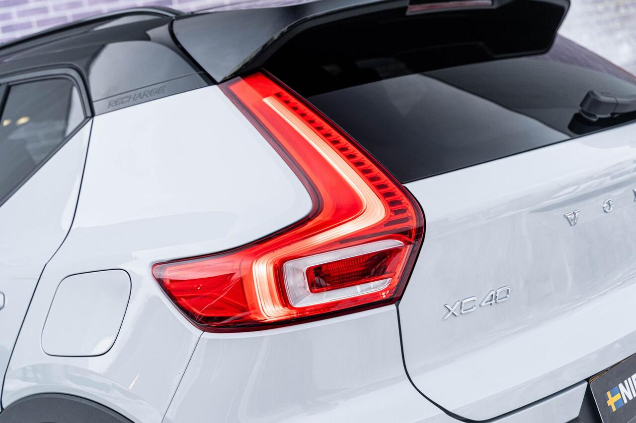 Volvo XC40 Recharge P8 AWD 78 kWh R-Design | Stoel- / Stuurverwarming | Panoramadak | 360 Camera | Harman Kardon Audio | Dodehoekdetectie | Adaptive Cruise Control | Keyless Entry |