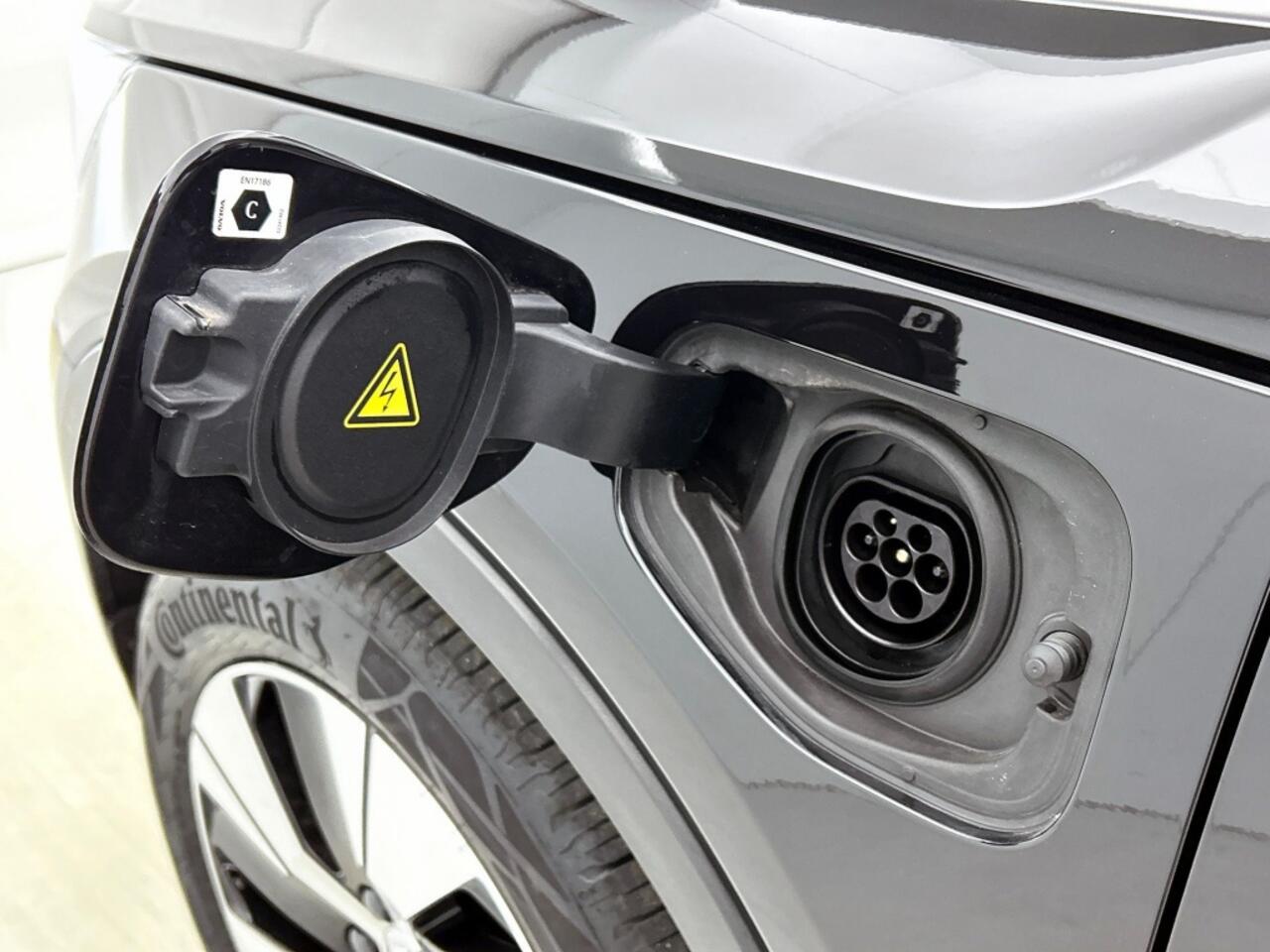 Volvo XC40 1.5 T5 Recharge Business Pro