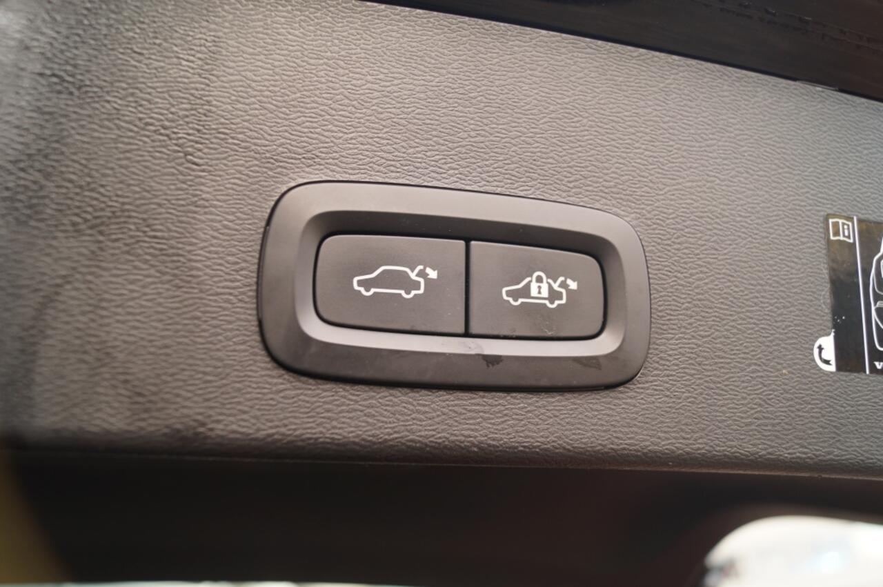 Volvo XC40 1.5 T3 163pk Automaat Business Pro -NAVI-ECC-CAM-