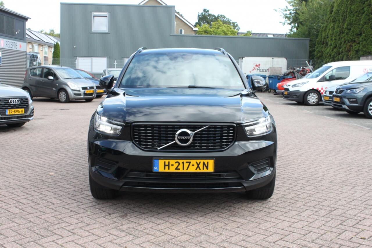Volvo XC40 1.5 T5 TE R-Design, panoramadak, Harman Kardon, 262pk
