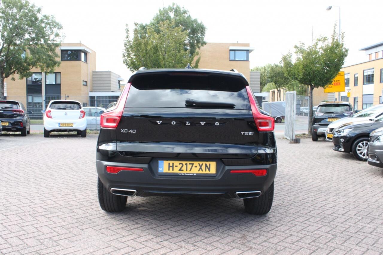Volvo XC40 1.5 T5 TE R-Design, panoramadak, Harman Kardon, 262pk
