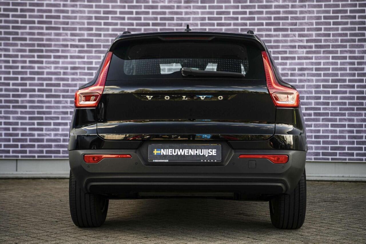 Volvo XC40 1.5 T2 Momentum Core | Cruise Control | Navigatie | Apple CarPlay & Android Auto | Parkeersensoren Achter | DAB Radio |