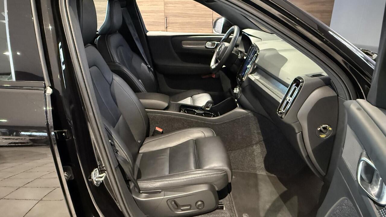 Volvo XC40 Recharge P8 AWD R-Design 408pk + MEMORY / CAMERA / STOEL+STUURVERWARMING