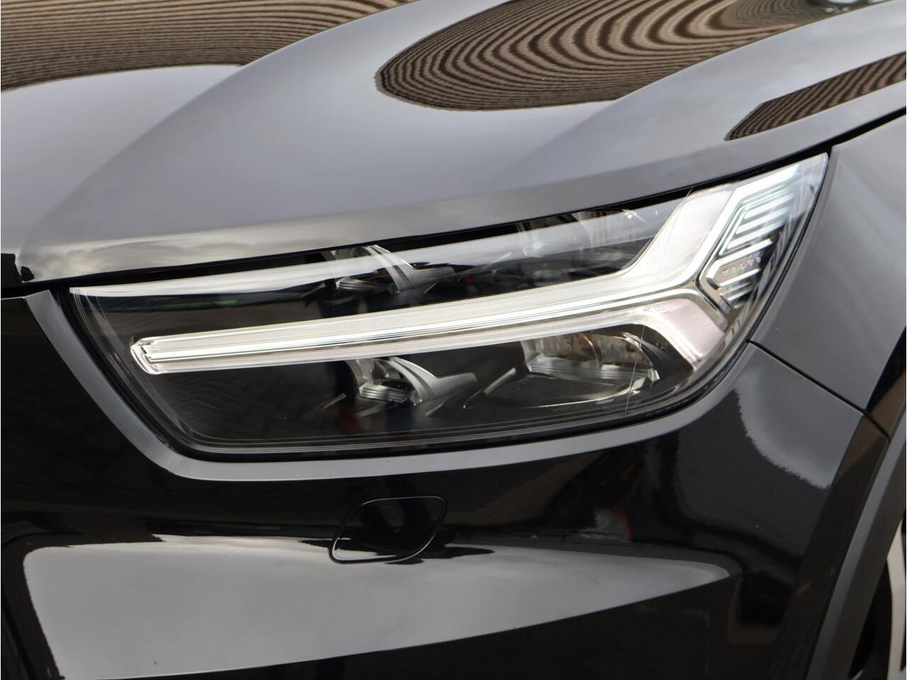 Volvo XC40 P8 AWD R-Design | Harman Kardon | 360º camera | Schuif-/kanteldak | Elektrisch verstelbare voorstoelen