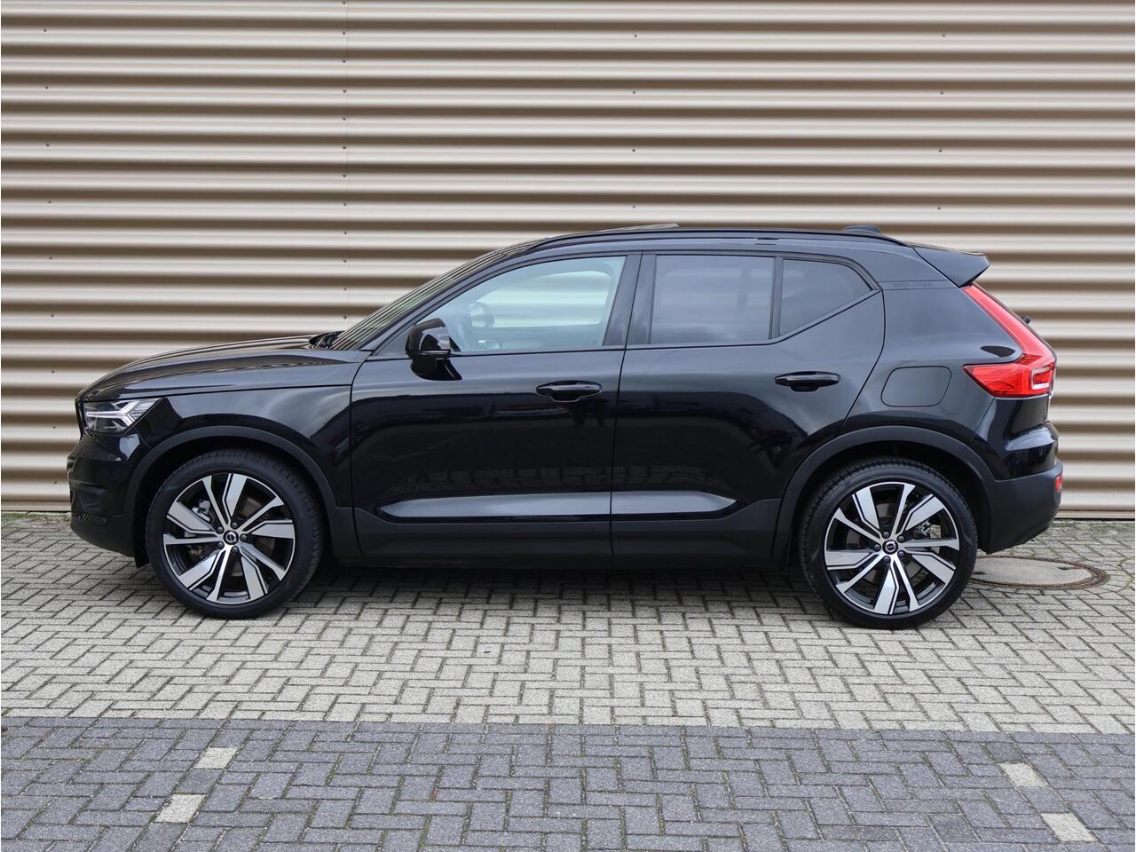 Volvo XC40 P8 AWD R-Design | Harman Kardon | 360º camera | Schuif-/kanteldak | Elektrisch verstelbare voorstoelen