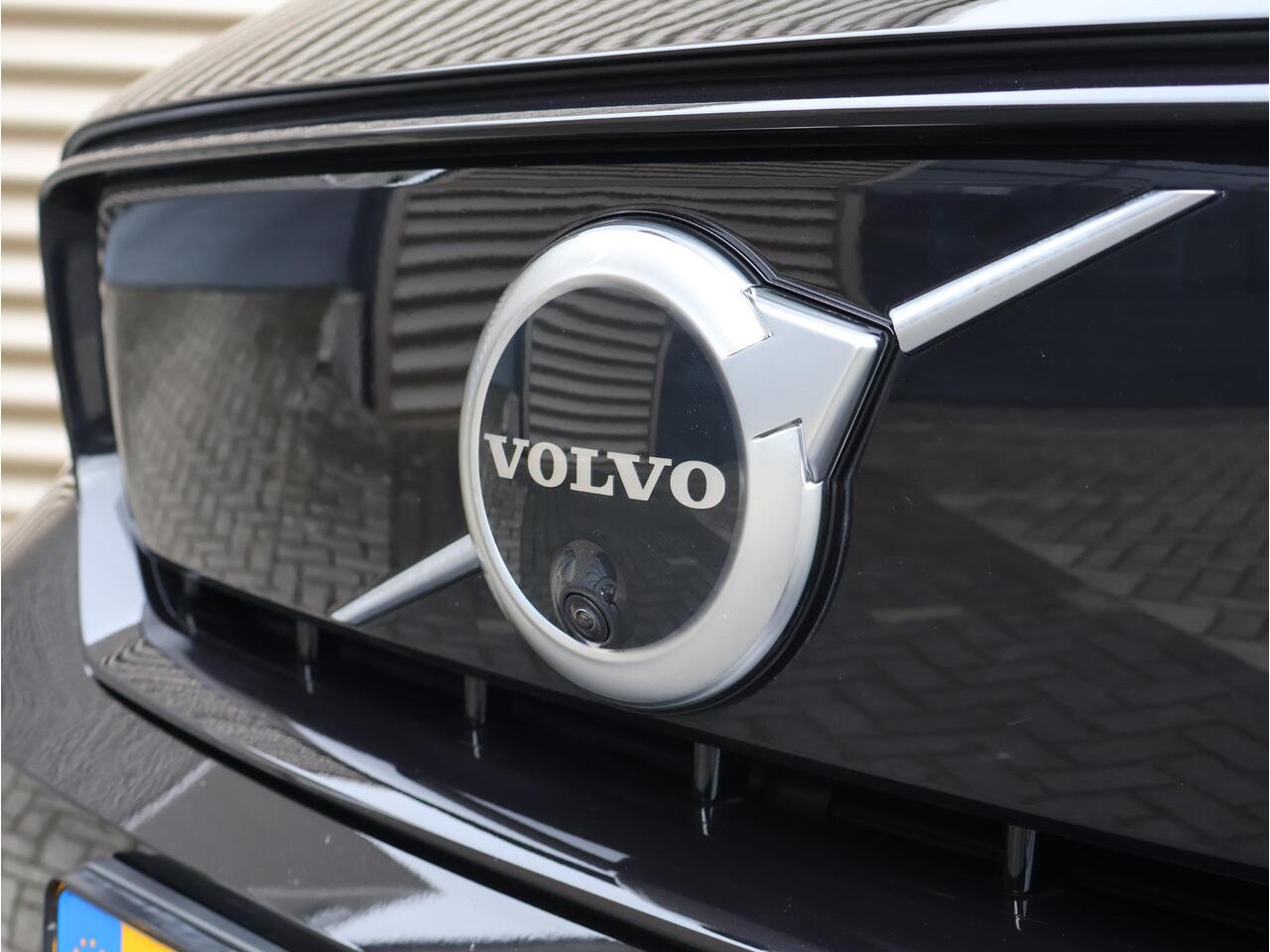 Volvo XC40 P8 AWD R-Design | Harman Kardon | 360º camera | Schuif-/kanteldak | Elektrisch verstelbare voorstoelen