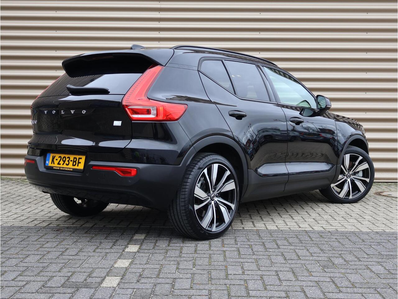 Volvo XC40 P8 AWD R-Design | Harman Kardon | 360º camera | Schuif-/kanteldak | Elektrisch verstelbare voorstoelen