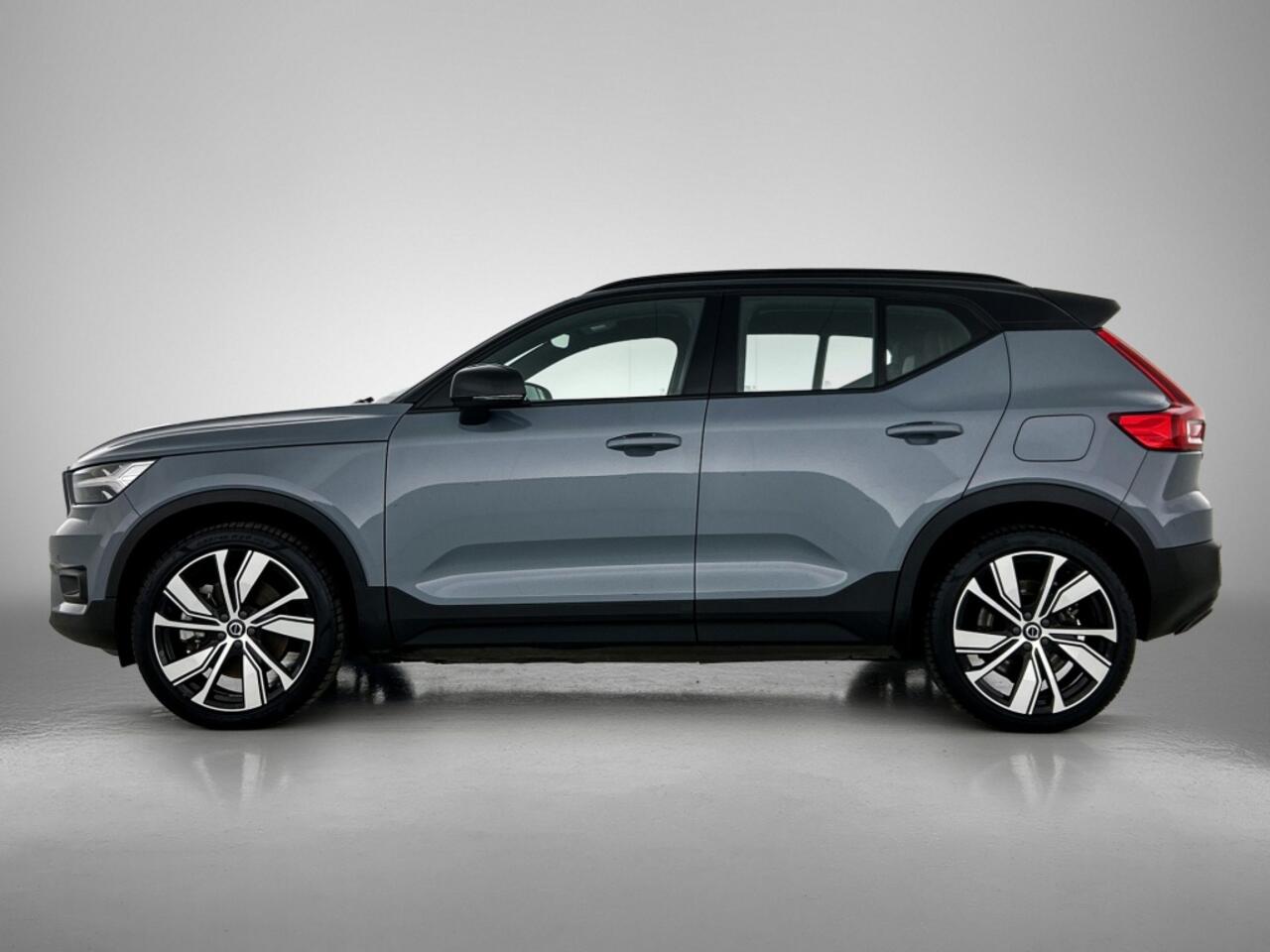 Volvo XC40 Recharge P8 AWD R-Design | SOH 92% | Trekhaak | 20" Velgen |