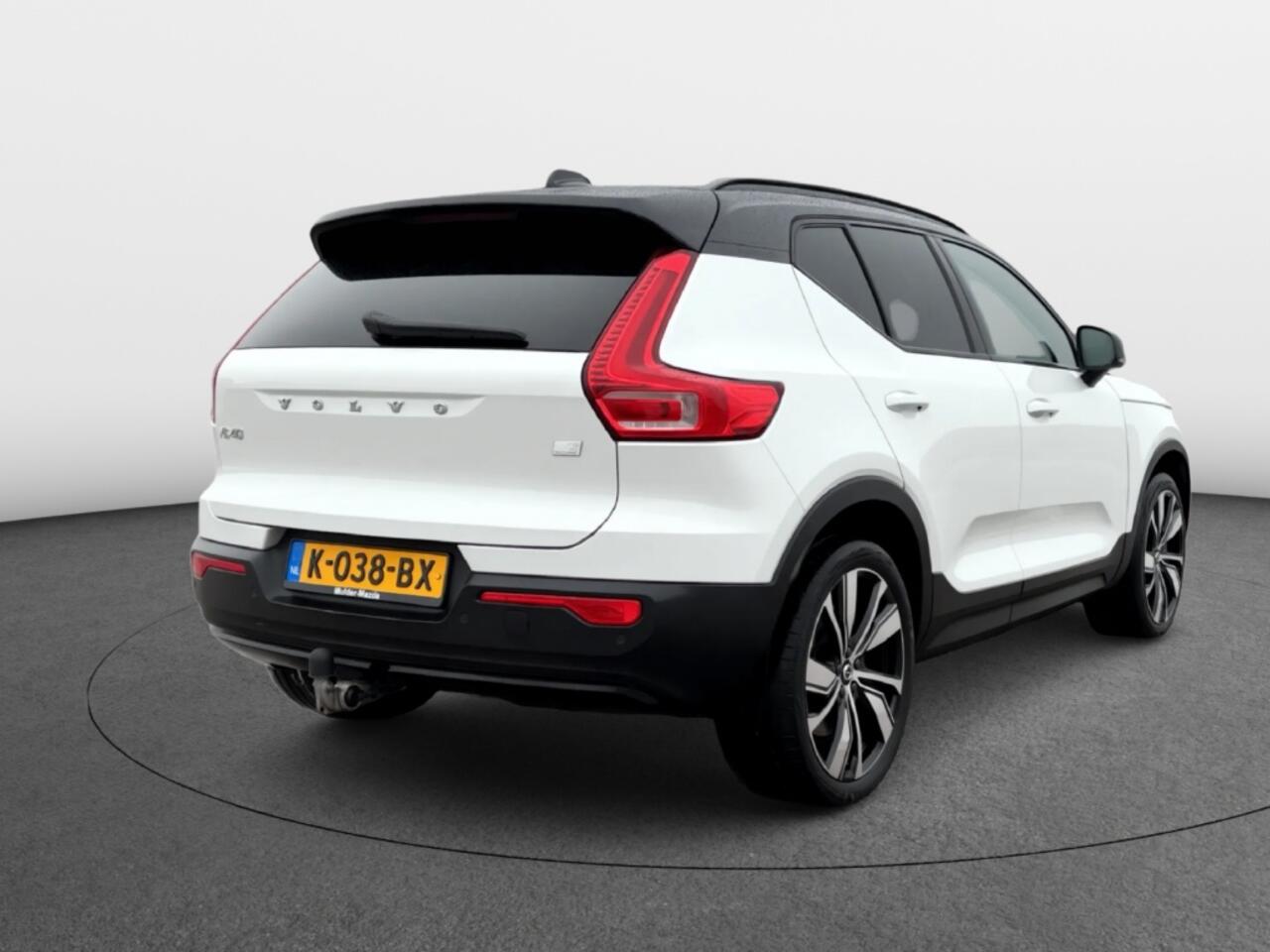 Volvo XC40 Recharge P8 AWD R-Design 409Pk | Trekhaak | Stoelverwarming