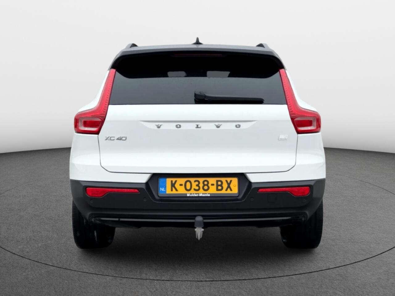 Volvo XC40 Recharge P8 AWD R-Design 409Pk | Trekhaak | Stoelverwarming